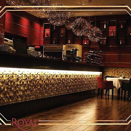 Hotel Royal Пристина Екстериор снимка
