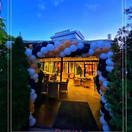Hotel Royal Пристина Екстериор снимка