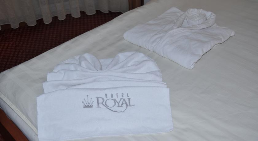Hotel Royal Пристина Екстериор снимка