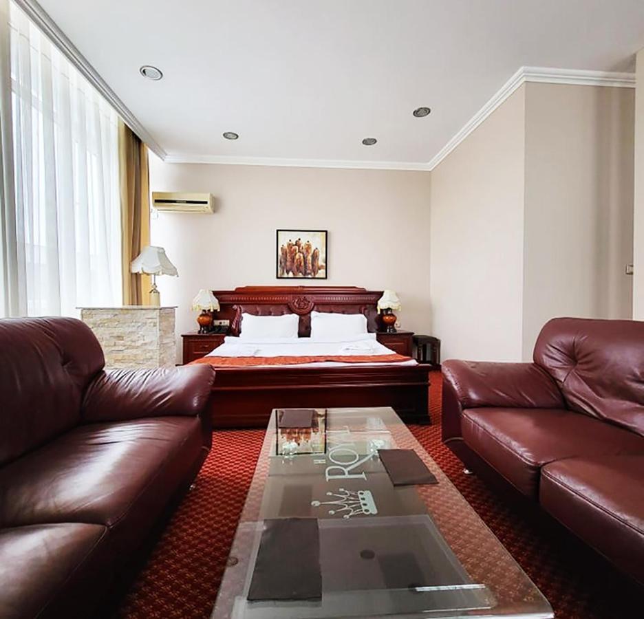 Hotel Royal Пристина Екстериор снимка