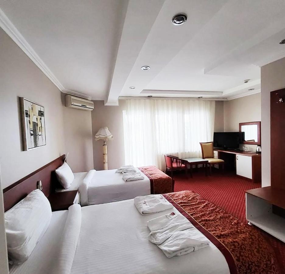 Hotel Royal Пристина Екстериор снимка