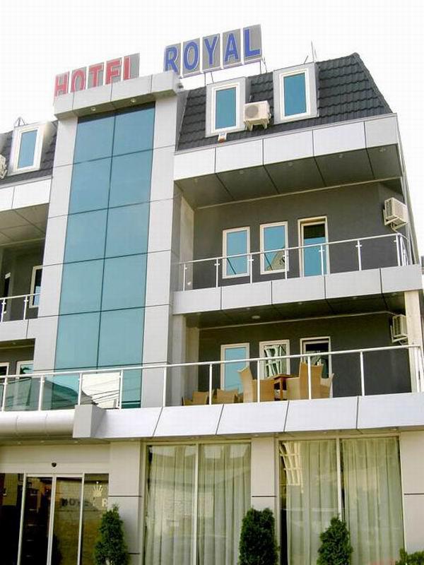 Hotel Royal Пристина Екстериор снимка